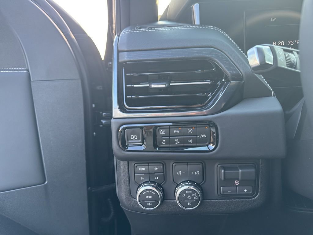 New 2026 GMC Yukon AT4 Ultimate AWD/4WD image 14