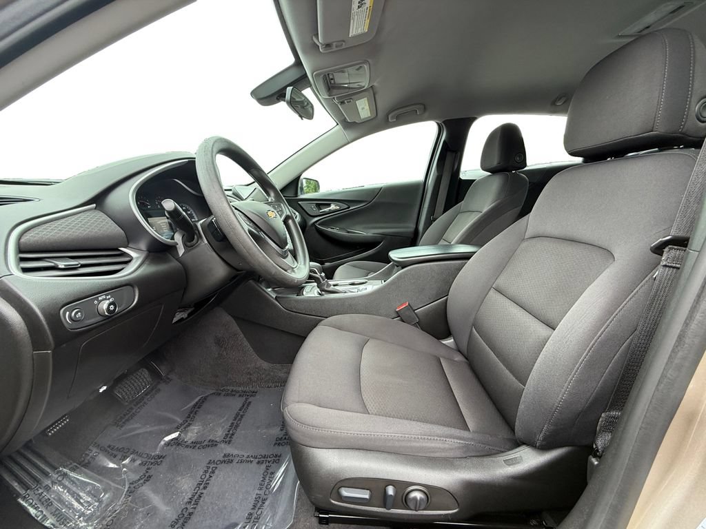 Used 2022 Chevrolet Malibu LT FWD image 9