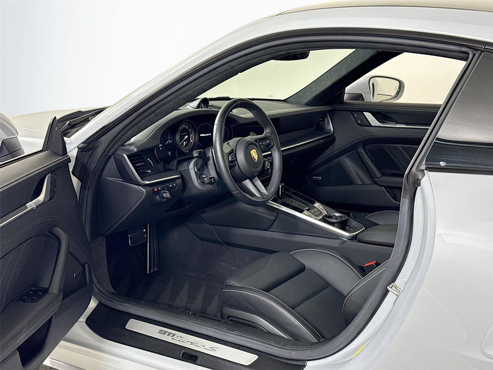 Used 2024 Porsche 911 Turbo S w/ 911 Turbo Sportdesign Package image 13