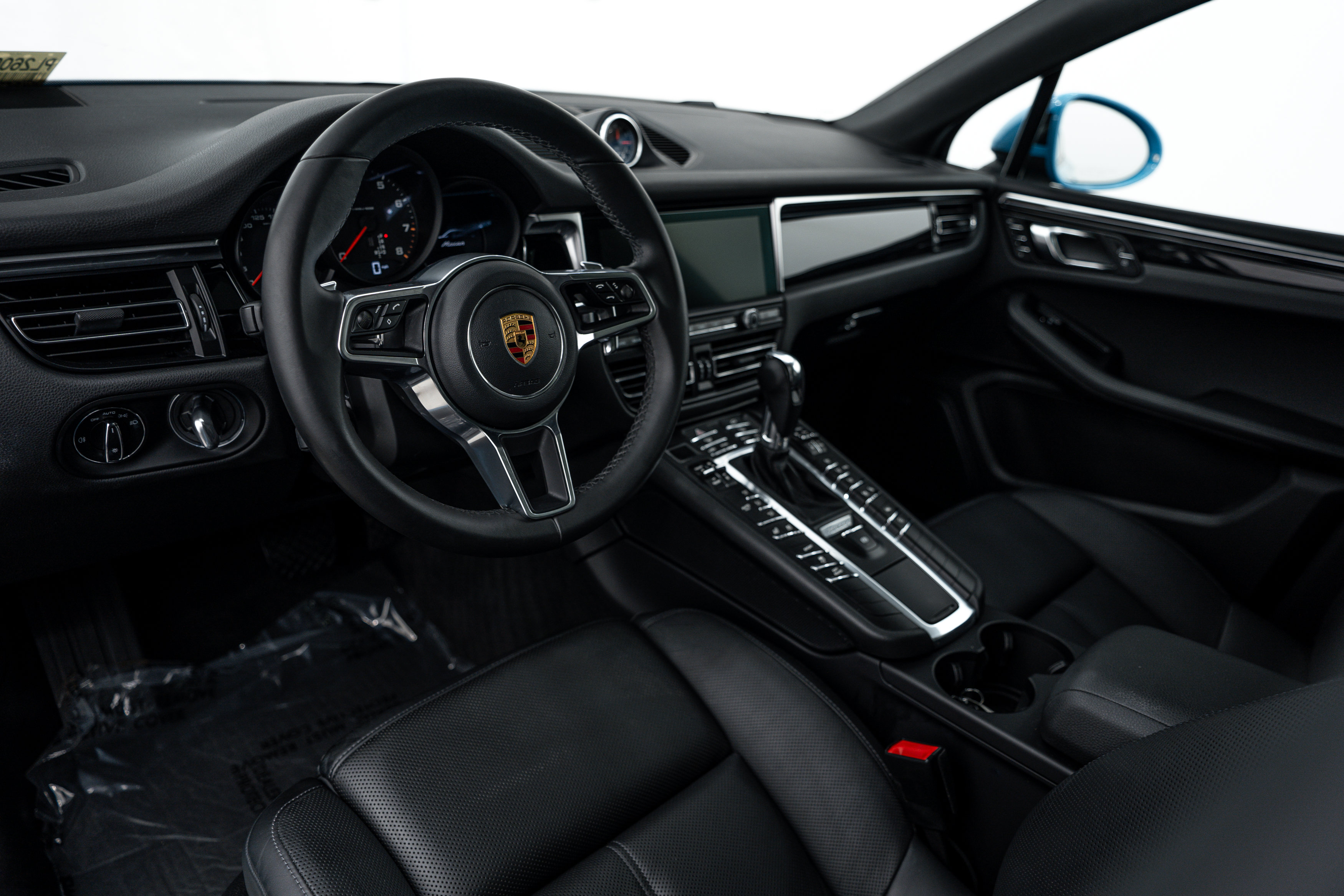 Certified 2019 Porsche Macan AWD/4WD image 4