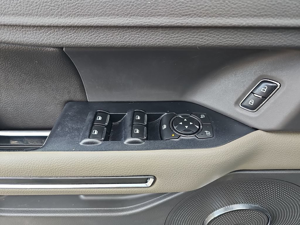 Used 2018 Ford Expedition XLT w/ Equipment Group 201A AWD/4WD image 25
