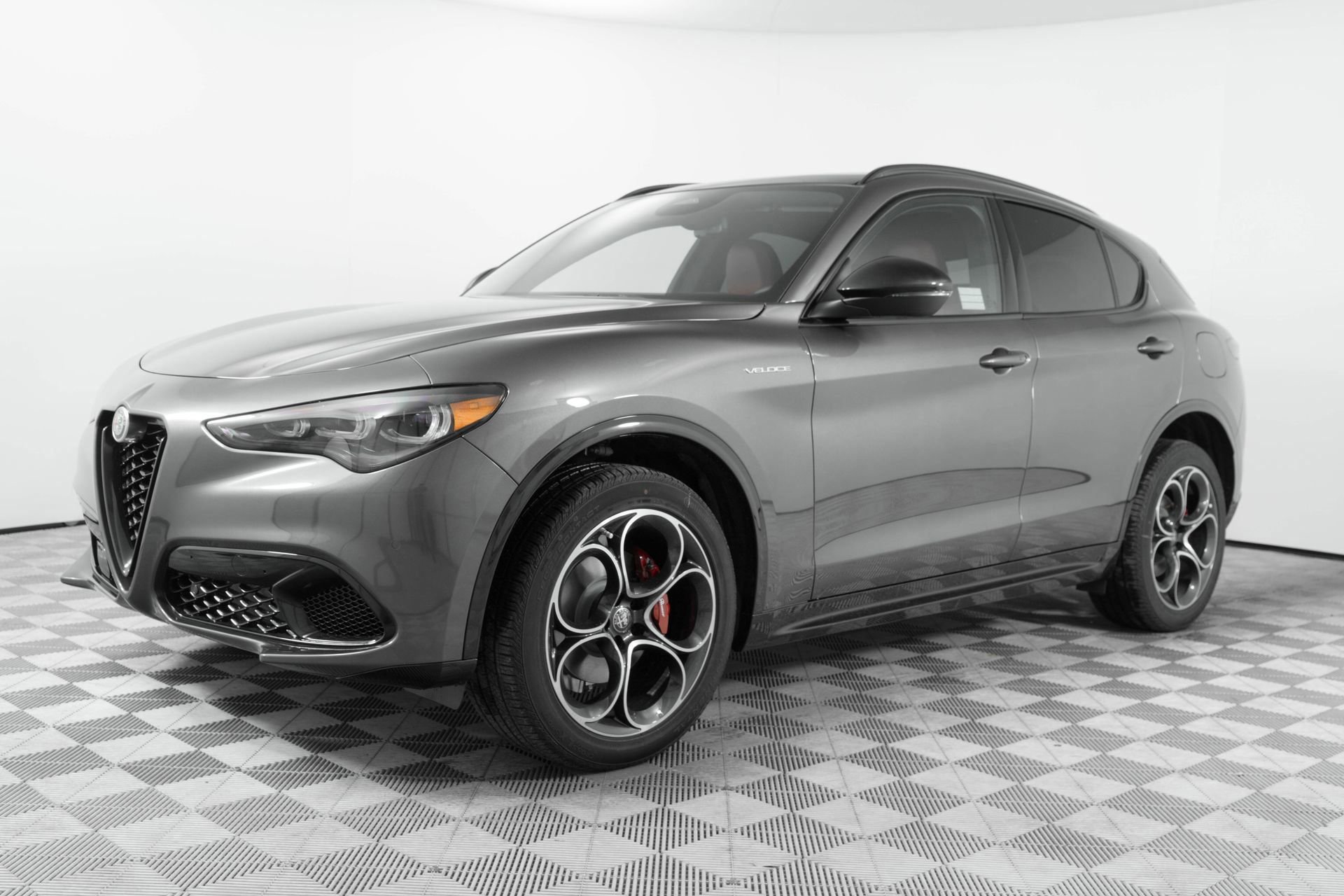 New 2025 Alfa Romeo Stelvio Sprint w/ Veloce Package image 3