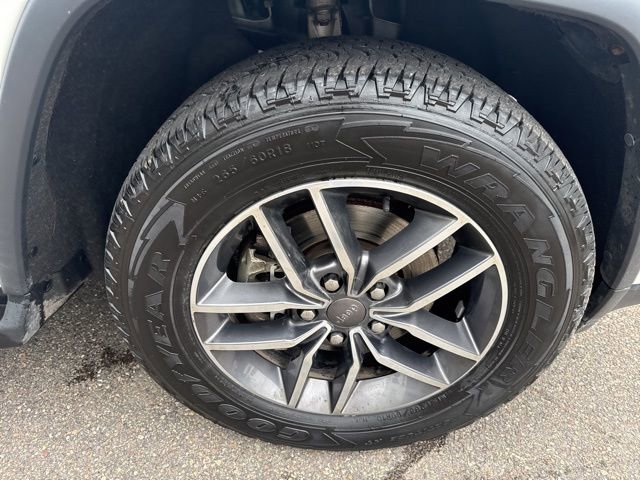Used 2019 Jeep Grand Cherokee Limited AWD/4WD image 13