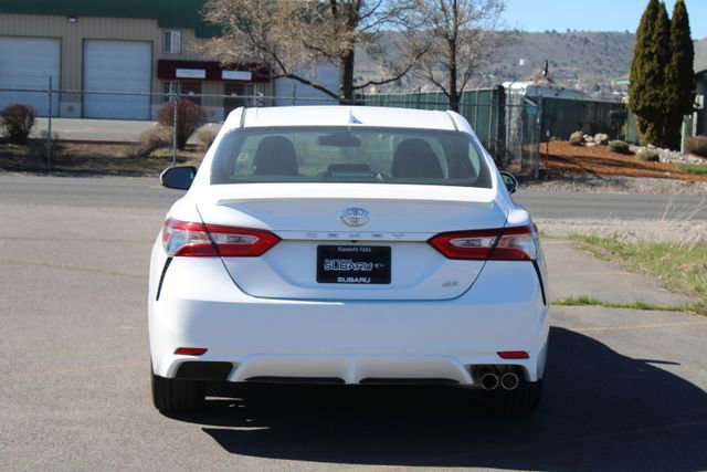Used 2020 Toyota Camry SE w/ Carpet Mat Package image 5