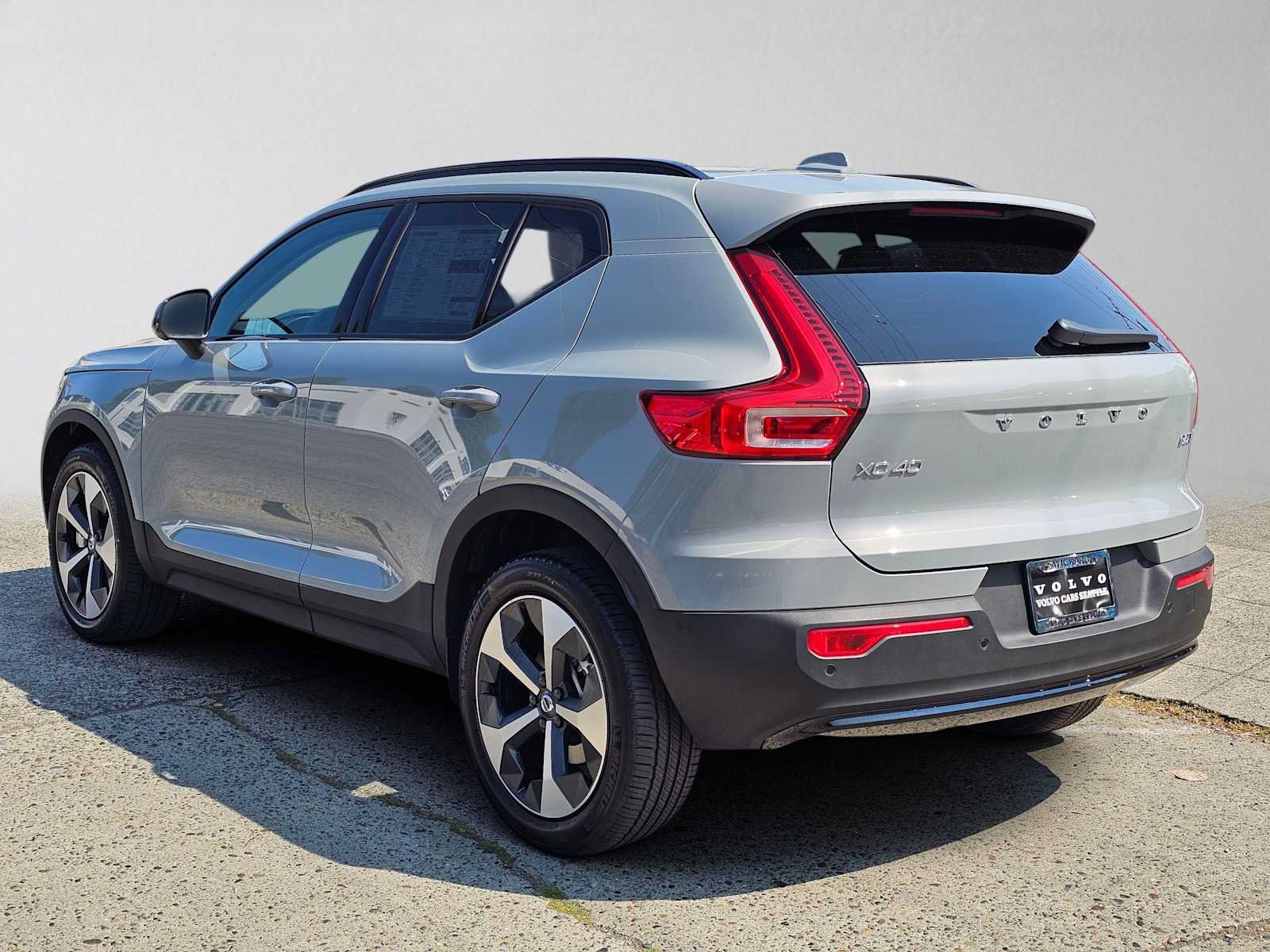 New 2026 Volvo XC40 B5 Plus w/ Protection Package Premier AWD/4WD image 5