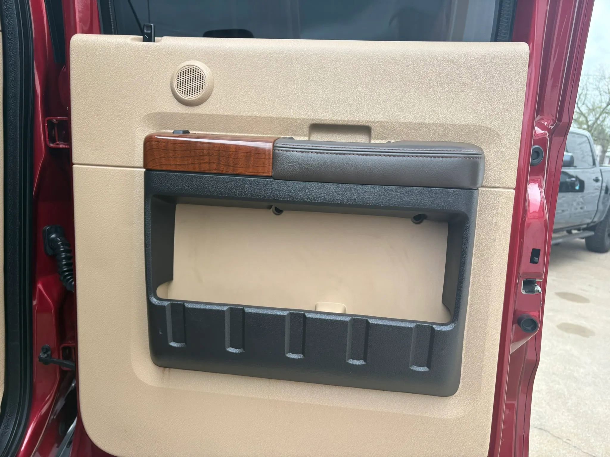 Used 2016 Ford F250 King Ranch w/ FX4 Off-Road Package AWD/4WD image 16