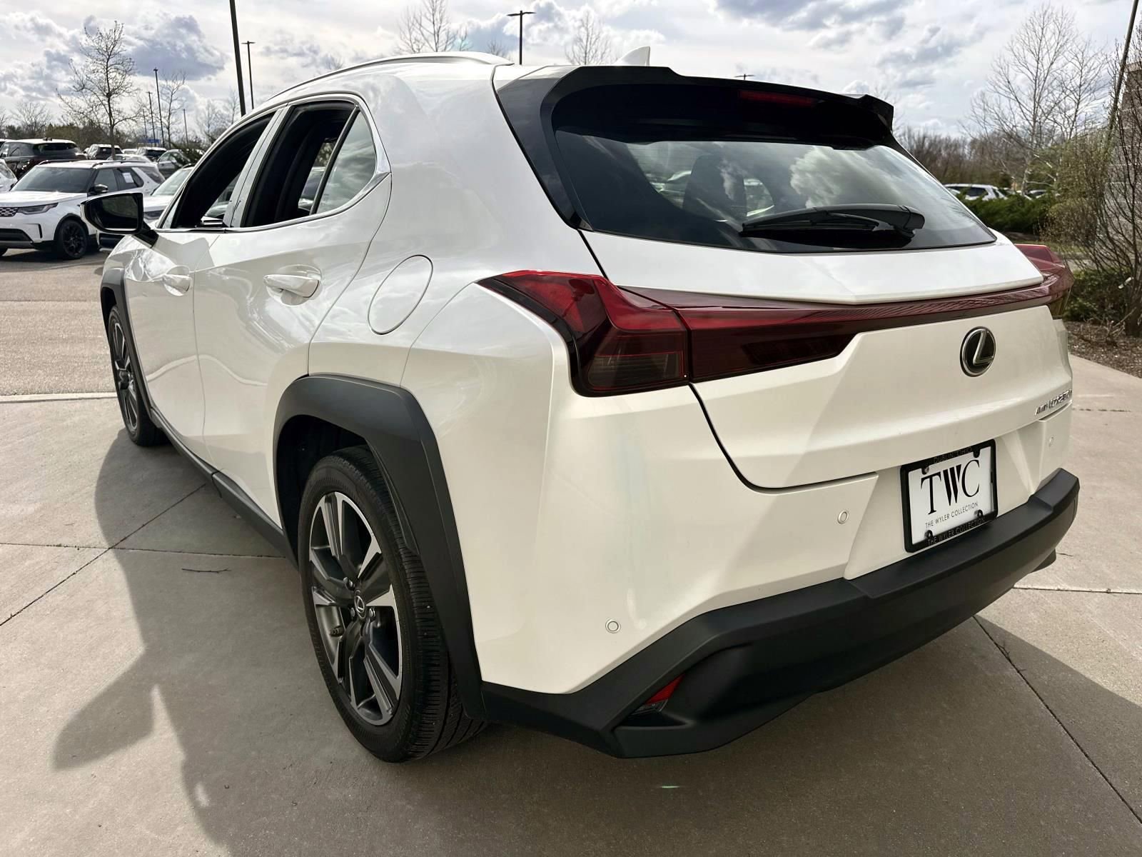 Used 2023 Lexus UX 250h AWD image 7