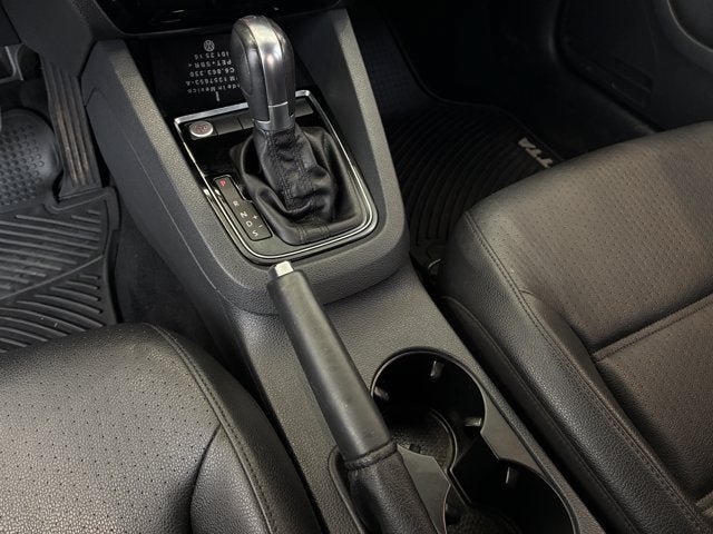 Used 2017 Volkswagen Jetta SEL FWD image 17