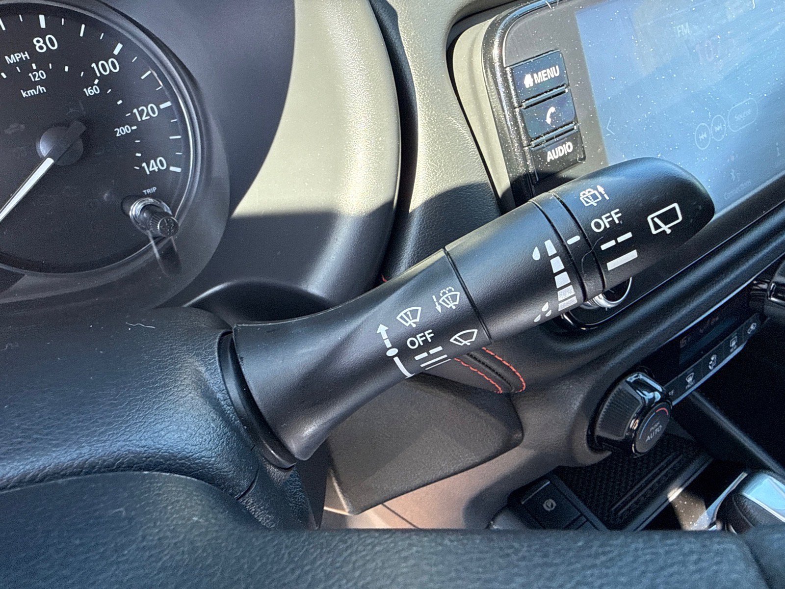 Used 2024 Nissan Kicks SR FWD image 25