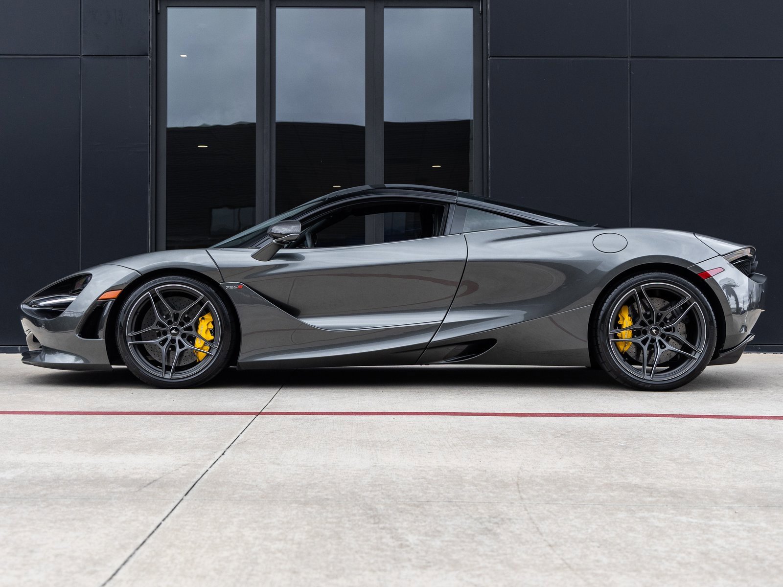 Used 2019 McLaren 720S image 10