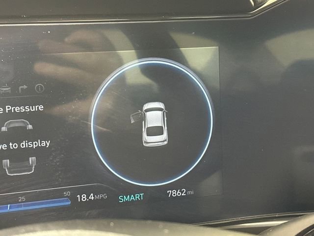 Used 2024 Hyundai Elantra Limited image 18