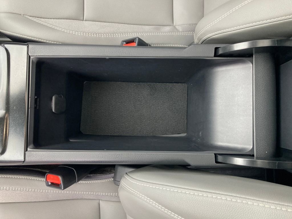 Used 2025 Toyota Camry SE image 26