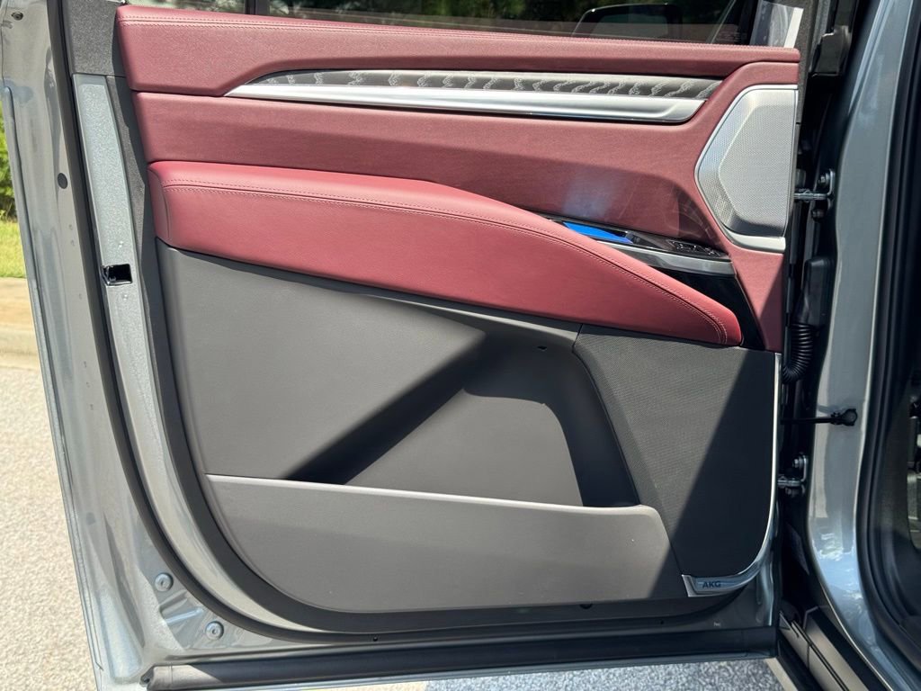 New 2026 Cadillac Escalade ESV Luxury image 22