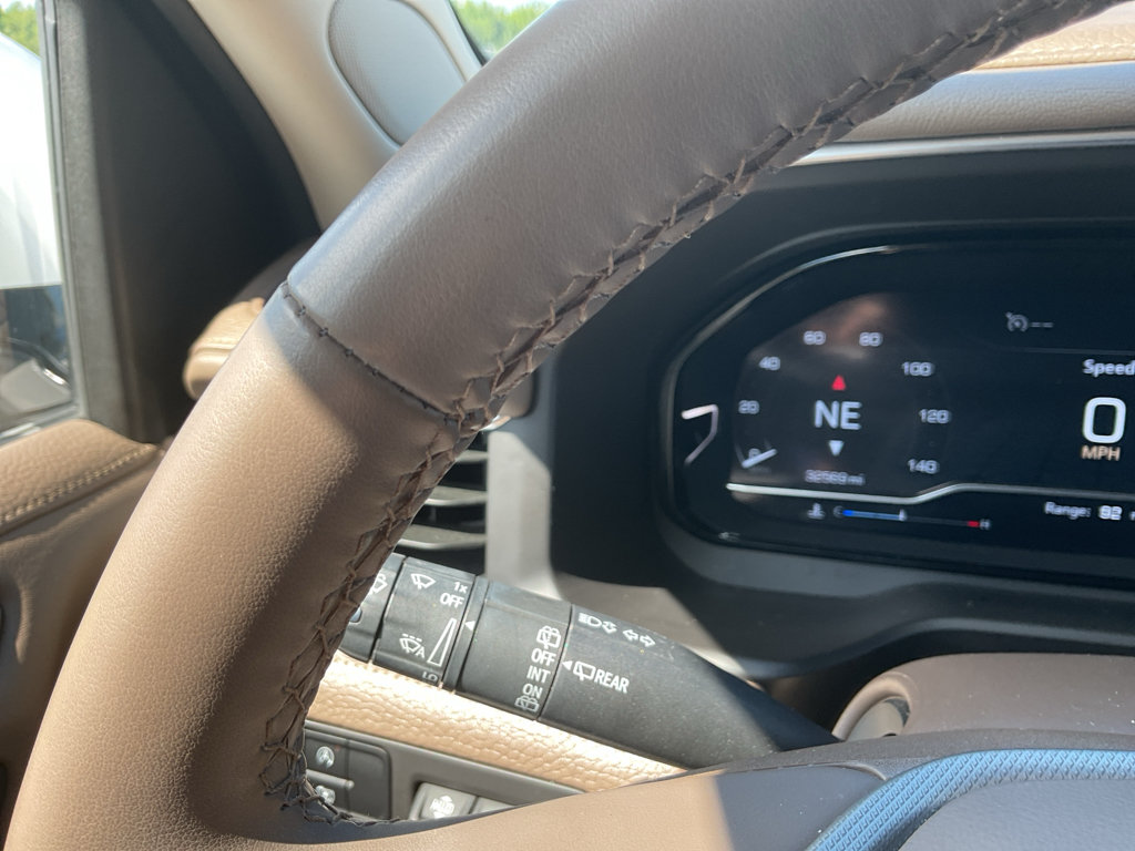 Used 2024 GMC Yukon Denali AWD/4WD image 56