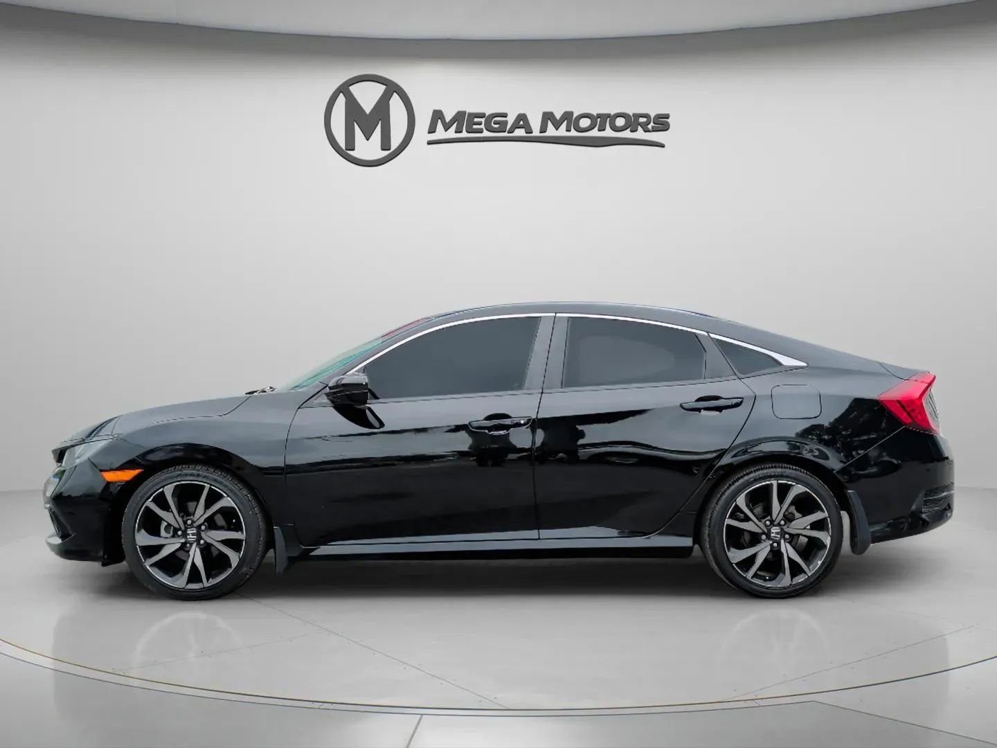 Used 2019 Honda Civic Sport image 2