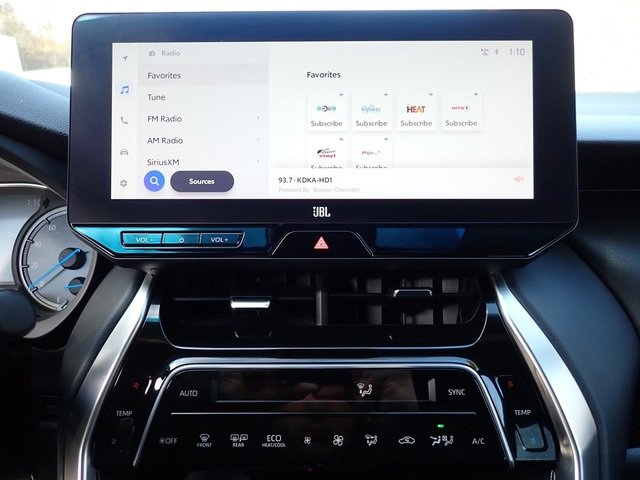 Certified 2024 Toyota Venza XLE image 28