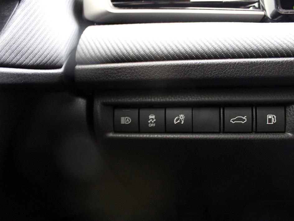 Used 2025 Toyota Camry SE image 11