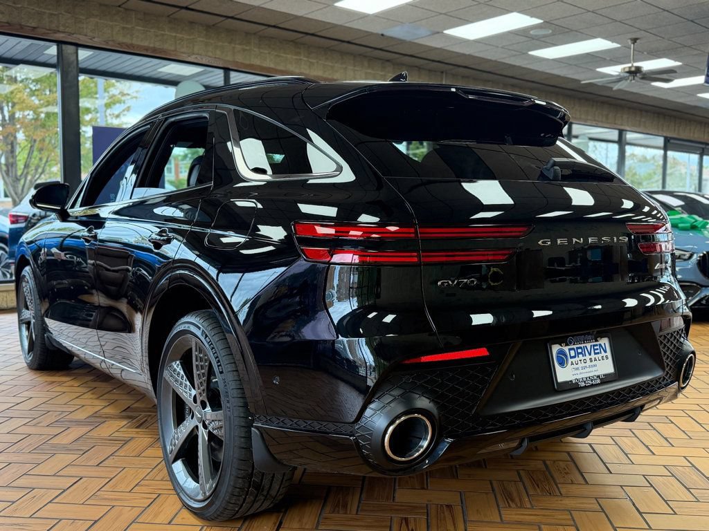 Used 2025 Genesis GV70 3.5T Sport w/ Sport Advanced Package AWD/4WD image 6