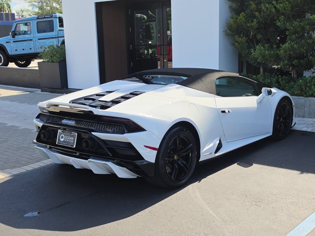 Used 2021 Lamborghini Huracan EVO RWD image 4