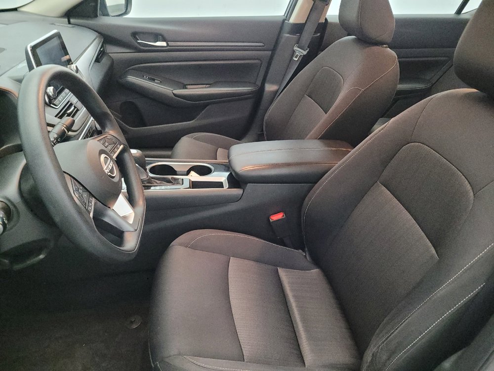 Used 2024 Nissan Altima 2.5 SV image 17
