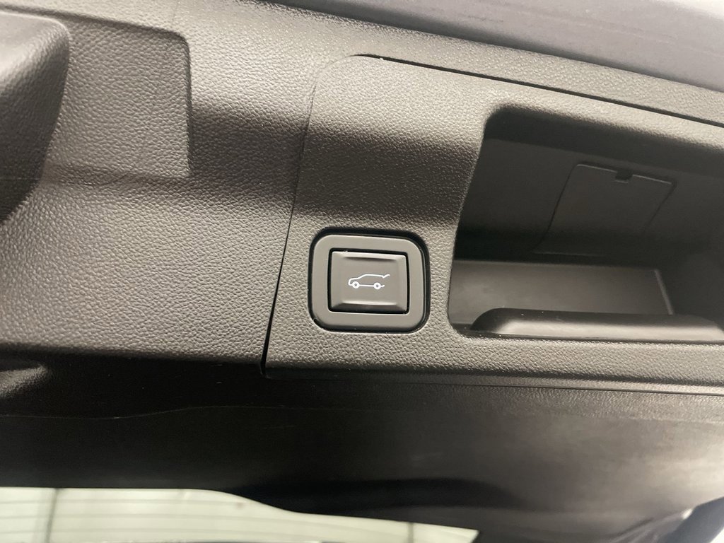 Used 2021 GMC Acadia AT4 w/ GMC Pro Grade Package image 31