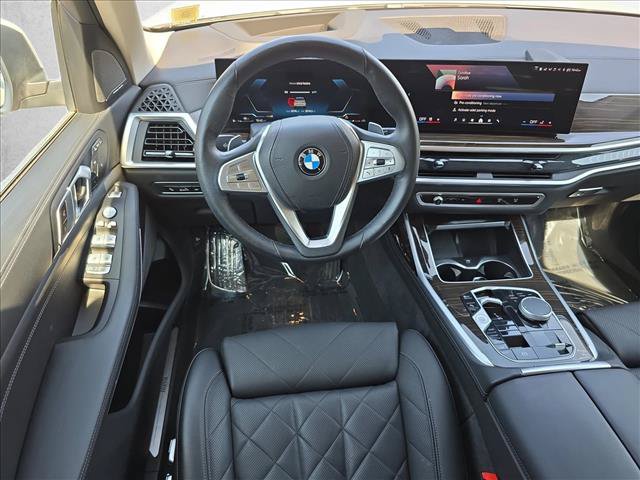 Used 2024 BMW X7 xDrive40i AWD/4WD image 16
