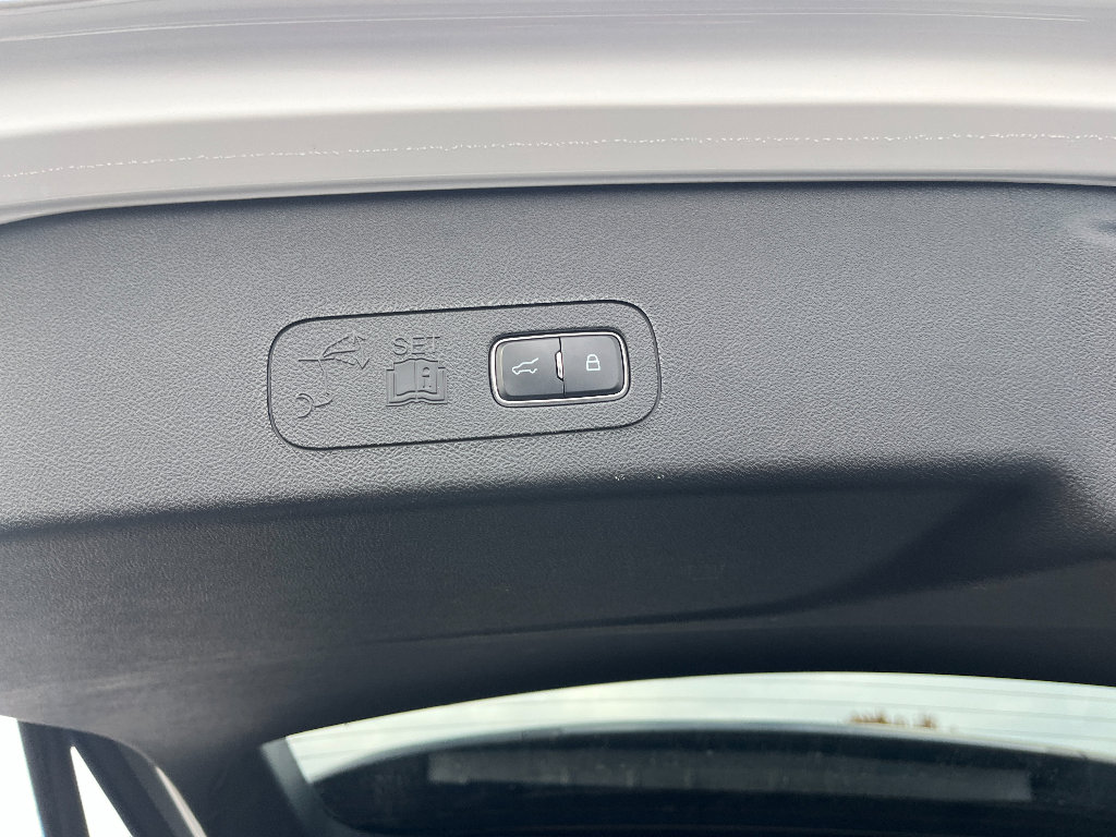 Used 2023 Lincoln Aviator Reserve AWD/4WD image 11
