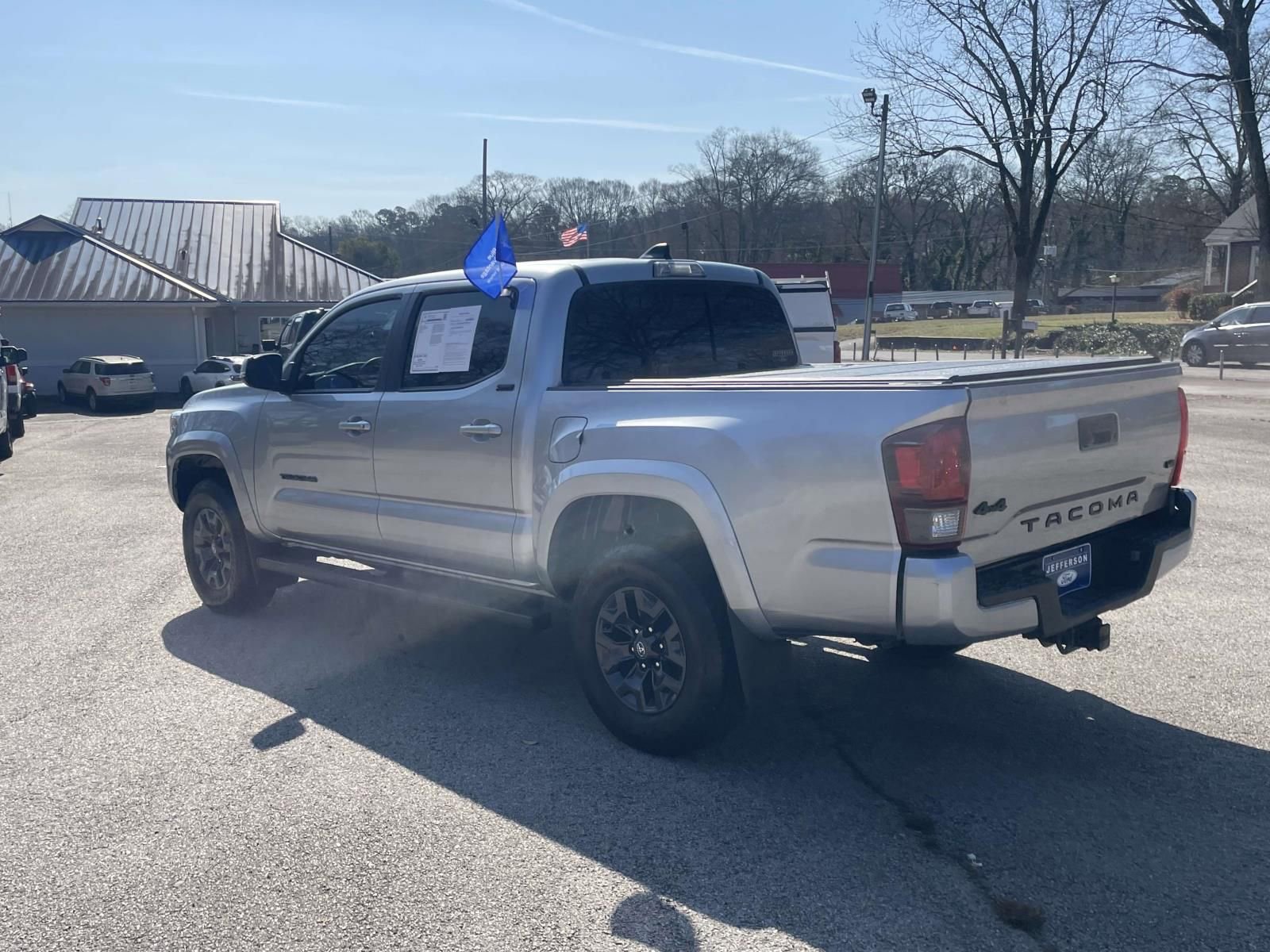 Used 2023 Toyota Tacoma SR5 w/ Technology Package image 5