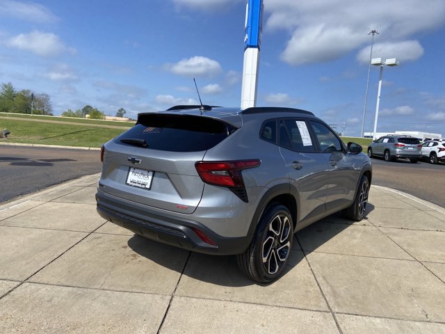 Used 2025 Chevrolet Trax RS image 6