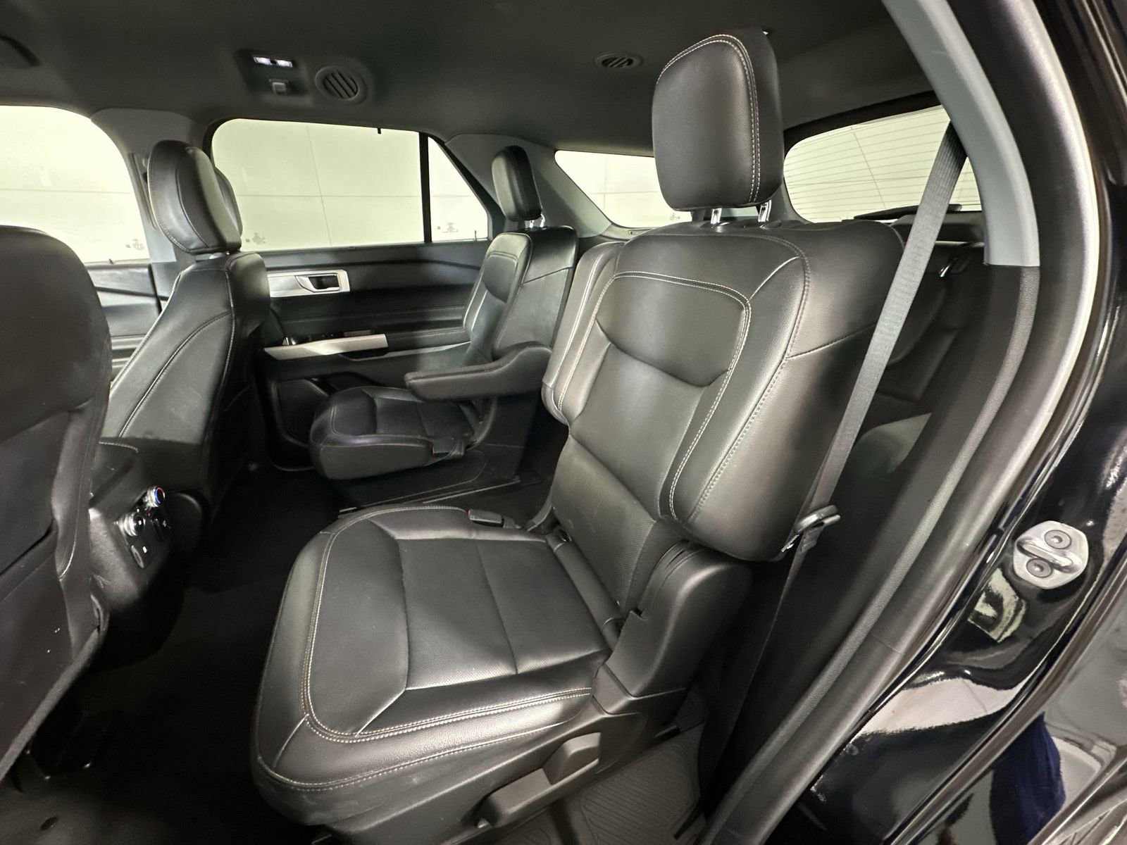 Used 2022 Ford Explorer Limited w/ Equipment Group 301A image 27