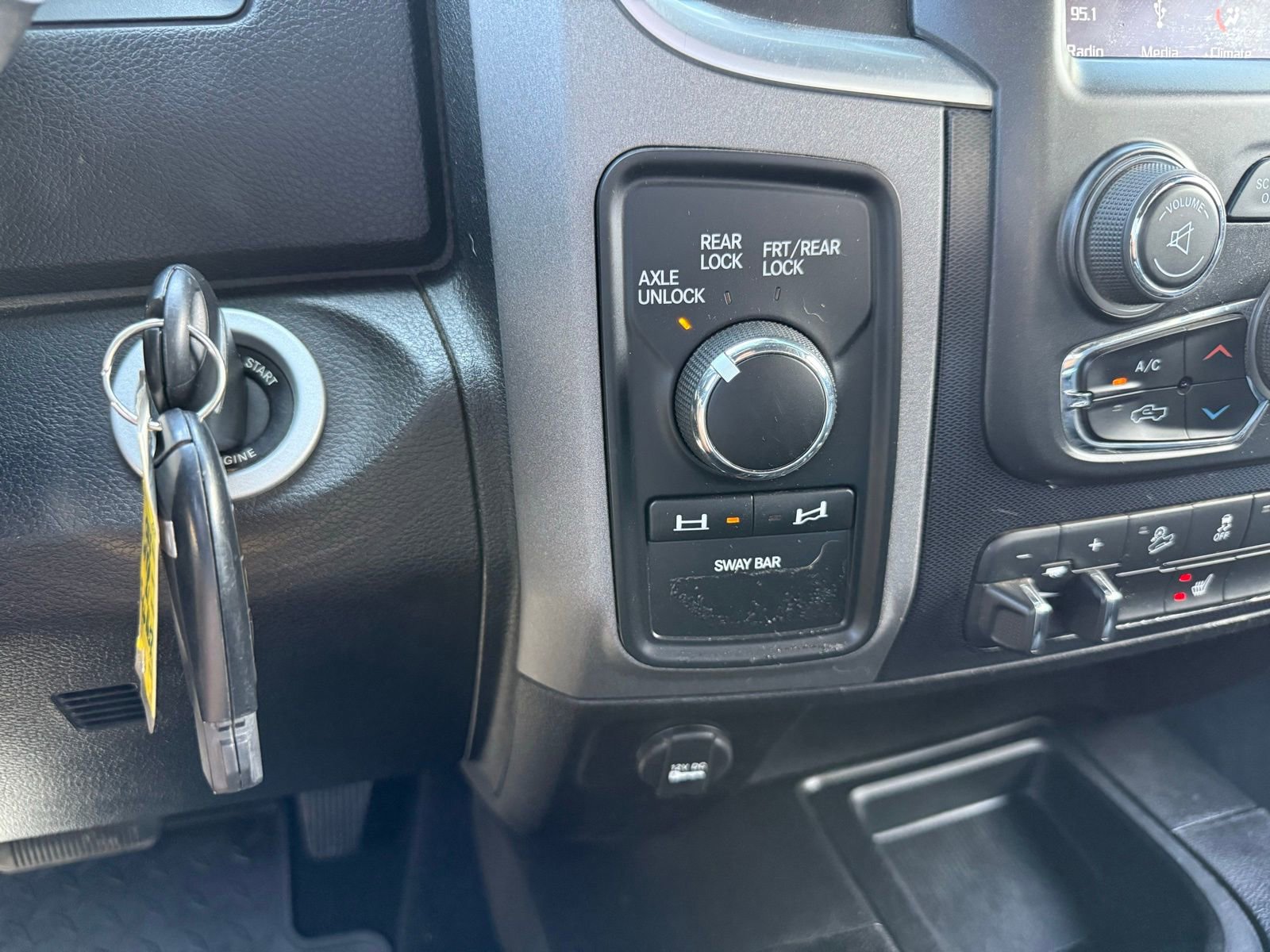 Used 2018 RAM 2500 Power Wagon image 26