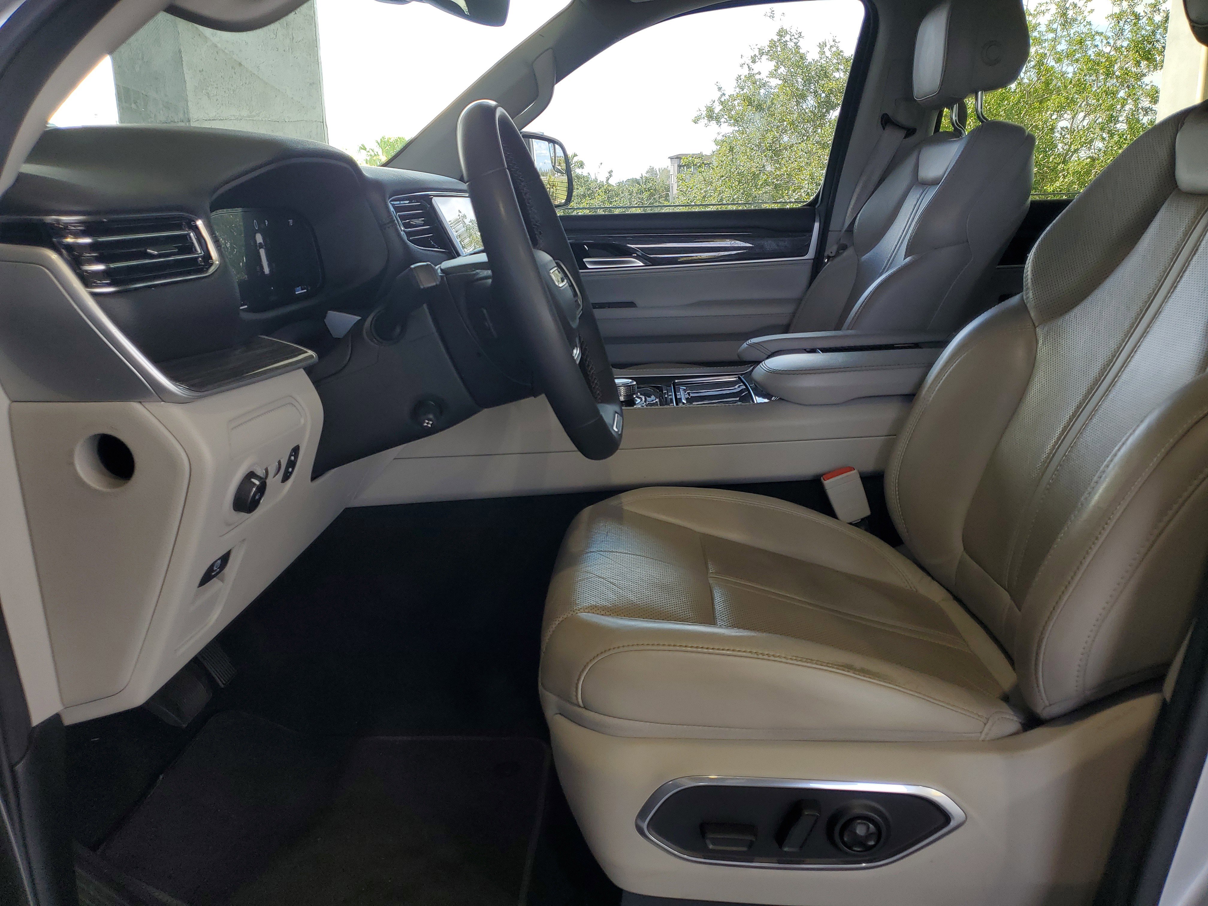 Certified 2022 Jeep Wagoneer Series III RWD image 17