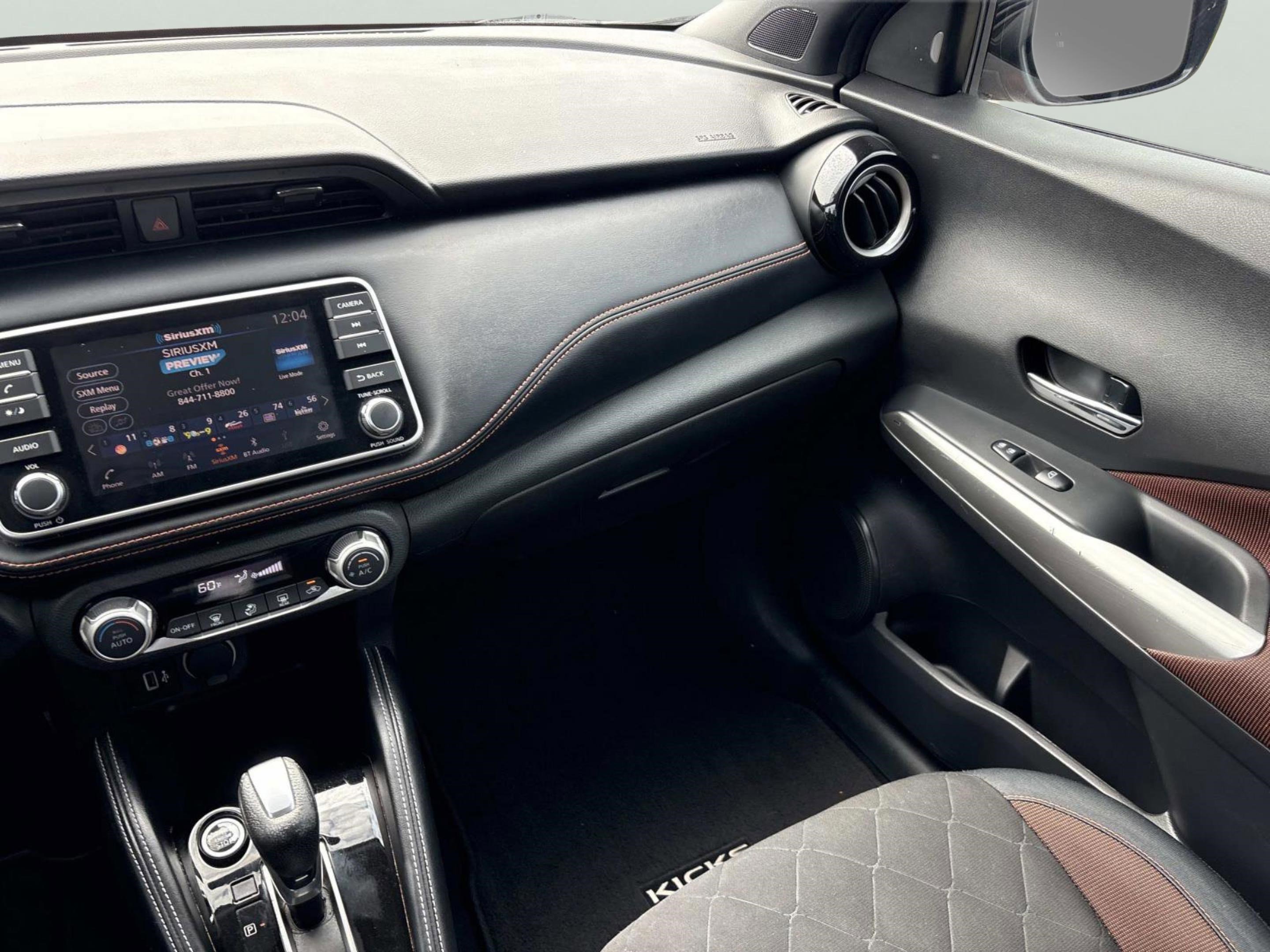 Used 2018 Nissan Kicks SR image 15