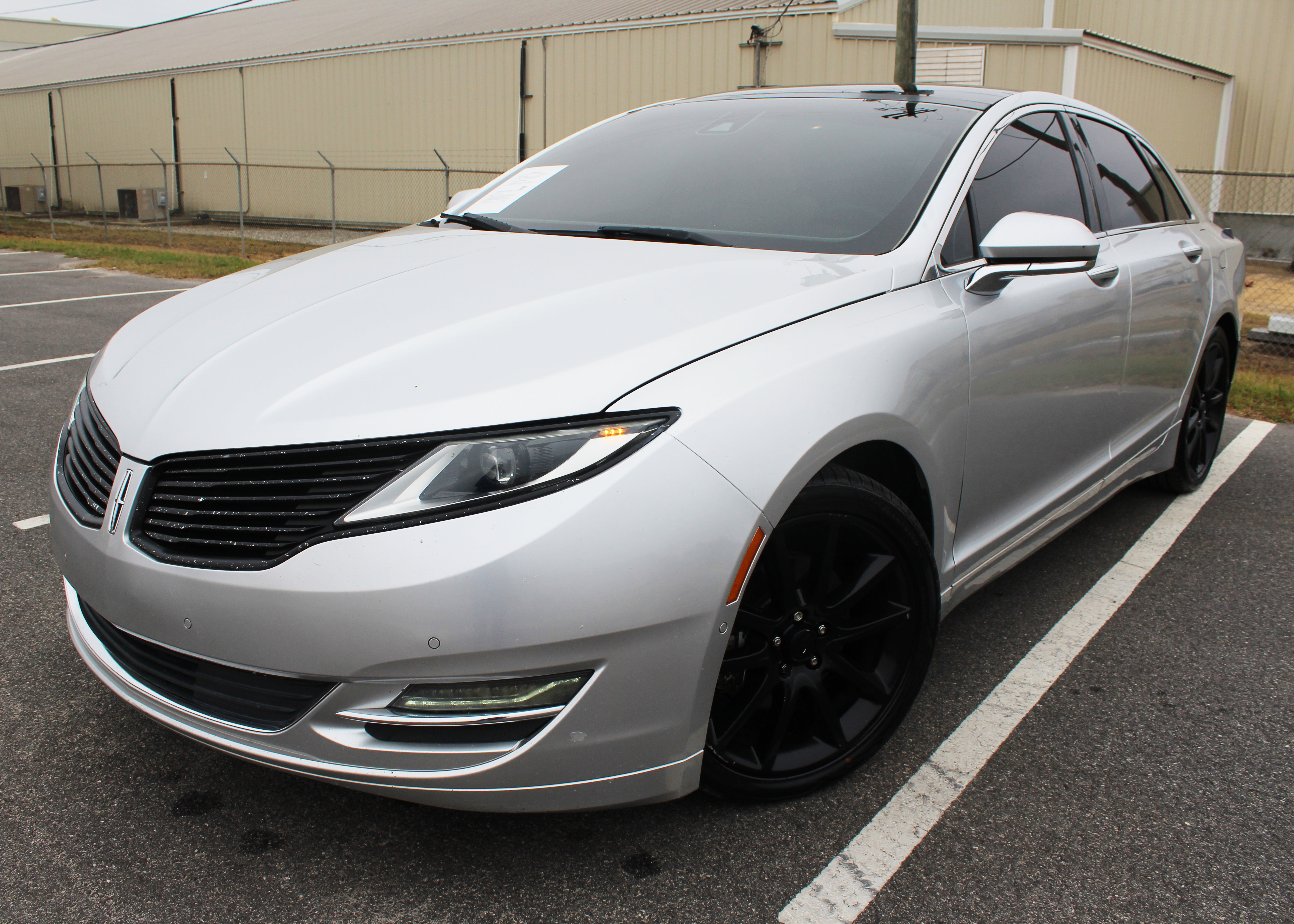 Used 2013 Lincoln MKZ Base image 12