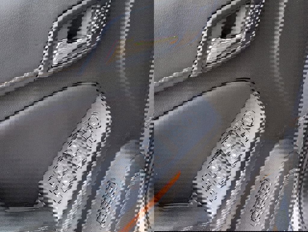 Used 2019 Chevrolet Suburban Premier RWD image 16