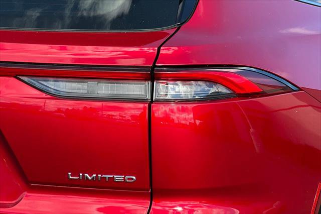 Certified 2025 Toyota Crown Signia w/ Advanced Technology Package image 33