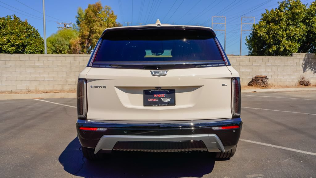 New 2027 Cadillac Vistiq Luxury w/ LPO, Floor Liner Package AWD/4WD image 8
