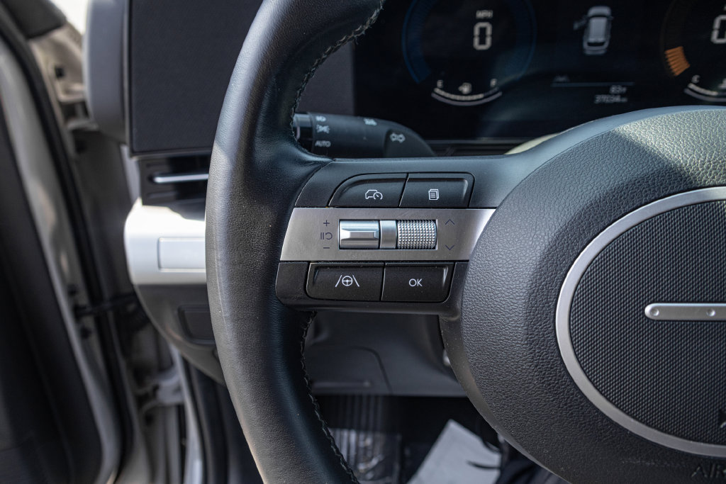 Certified 2025 Hyundai Kona SEL AWD/4WD image 22