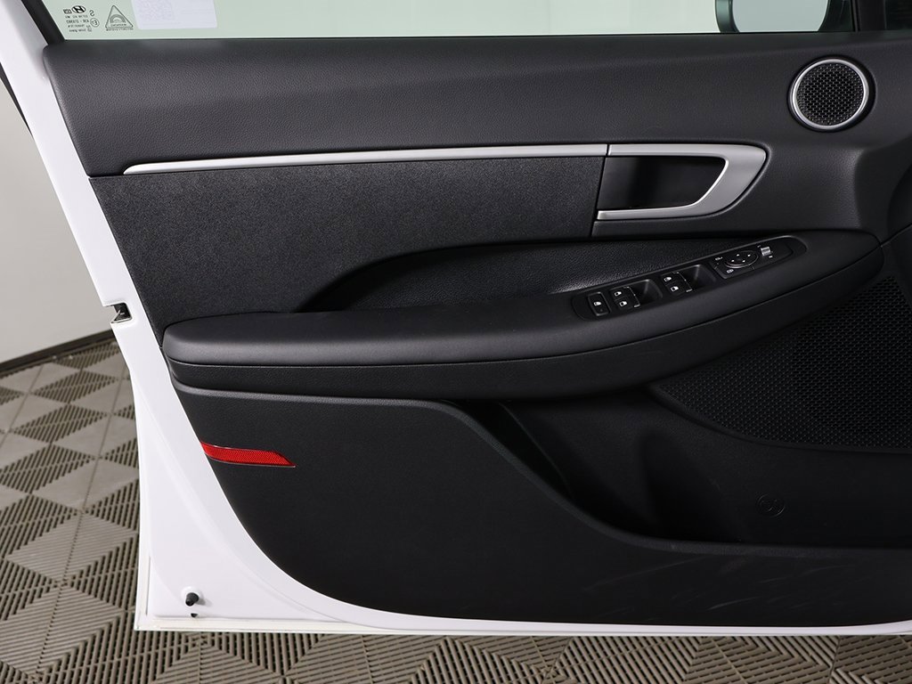 Used 2025 Hyundai Sonata SE image 17