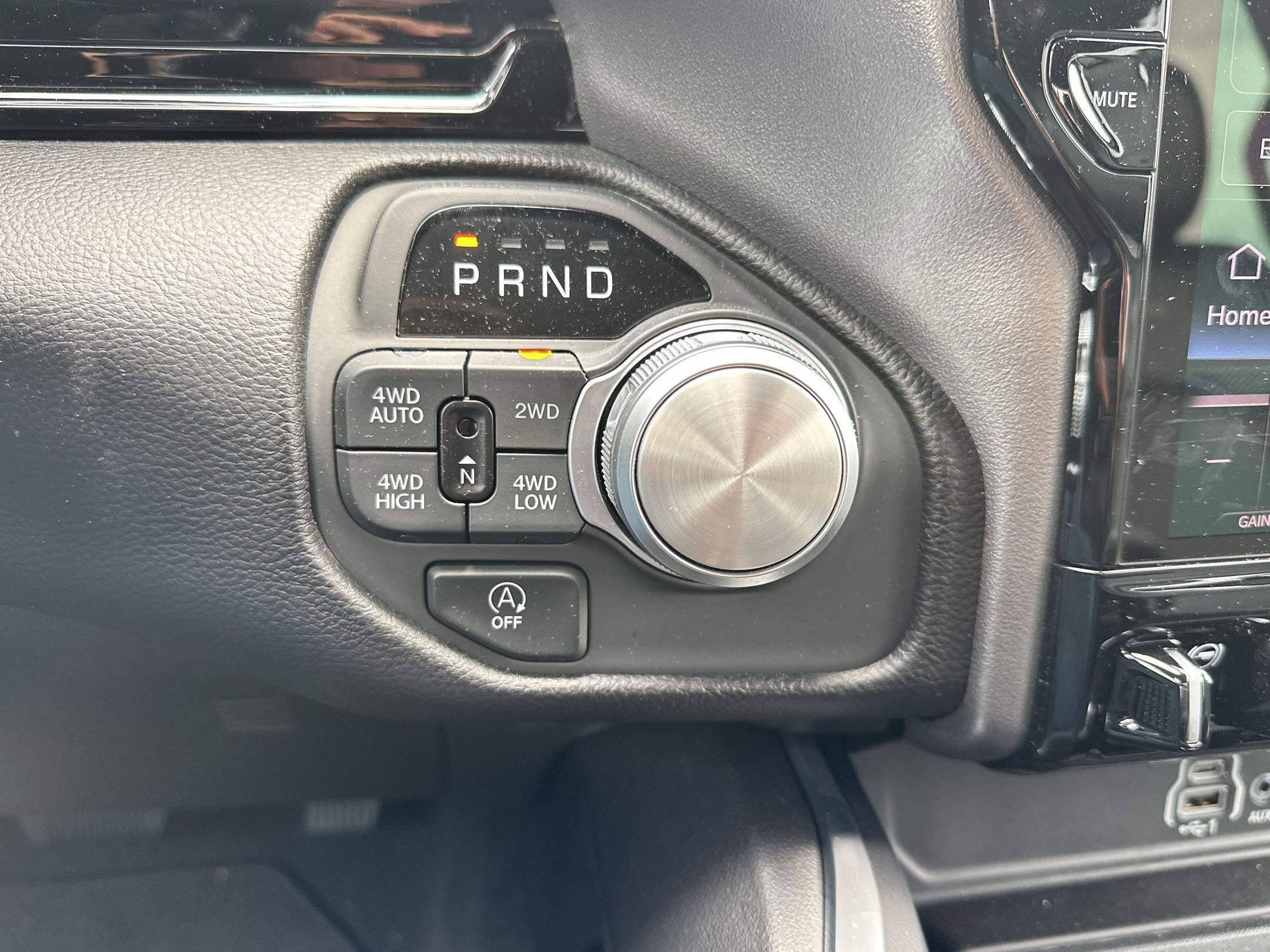 Used 2025 RAM 1500 Laramie AWD/4WD image 22