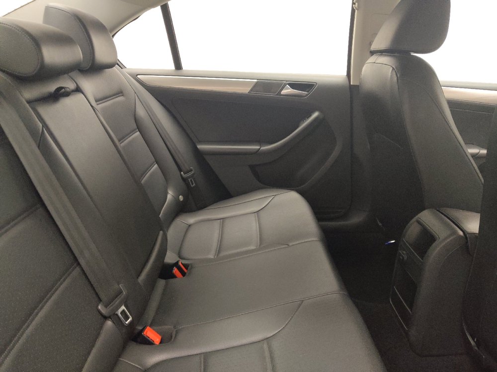 Used 2016 Volkswagen Jetta SE FWD image 19