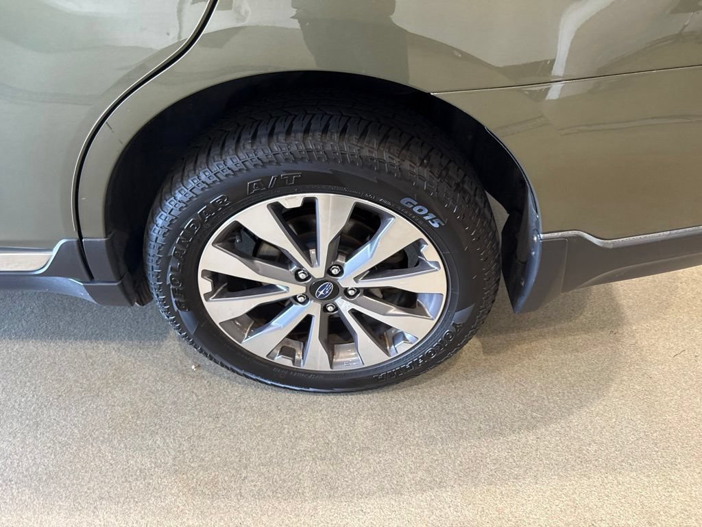 Used 2017 Subaru Outback 3.6R Touring AWD/4WD image 10