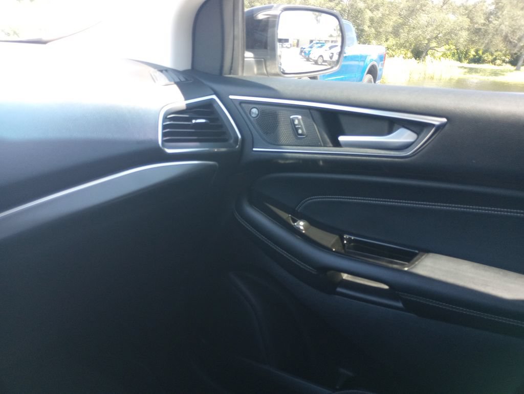 Used 2020 Ford Edge Titanium FWD image 30
