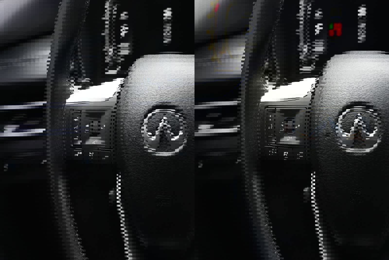 Certified 2023 INFINITI QX60 Luxe w/ Cargo Package image 10