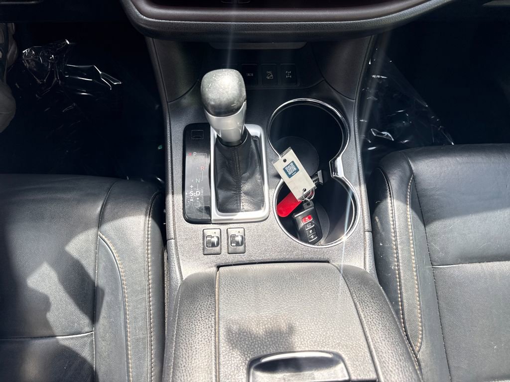 Used 2015 Toyota Highlander XLE AWD/4WD image 23