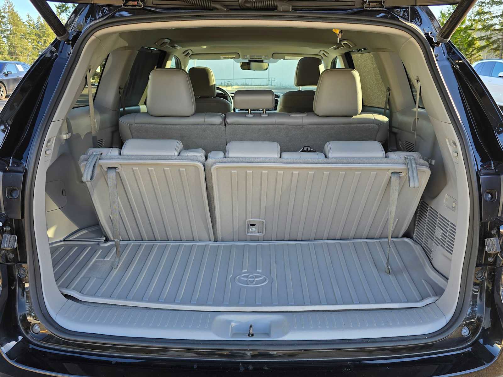 Used 2017 Toyota Highlander XLE image 15