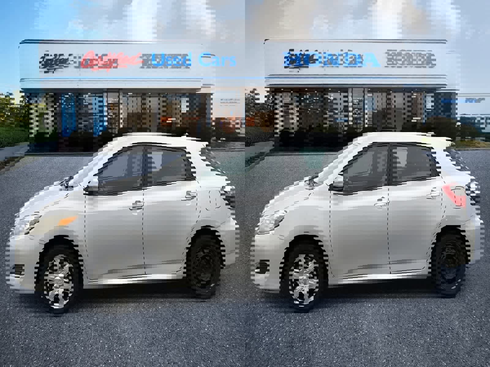 Used 2009 Toyota Matrix image 2