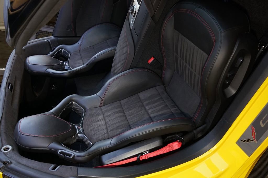 Used 2015 Chevrolet Corvette Z06 RWD image 16