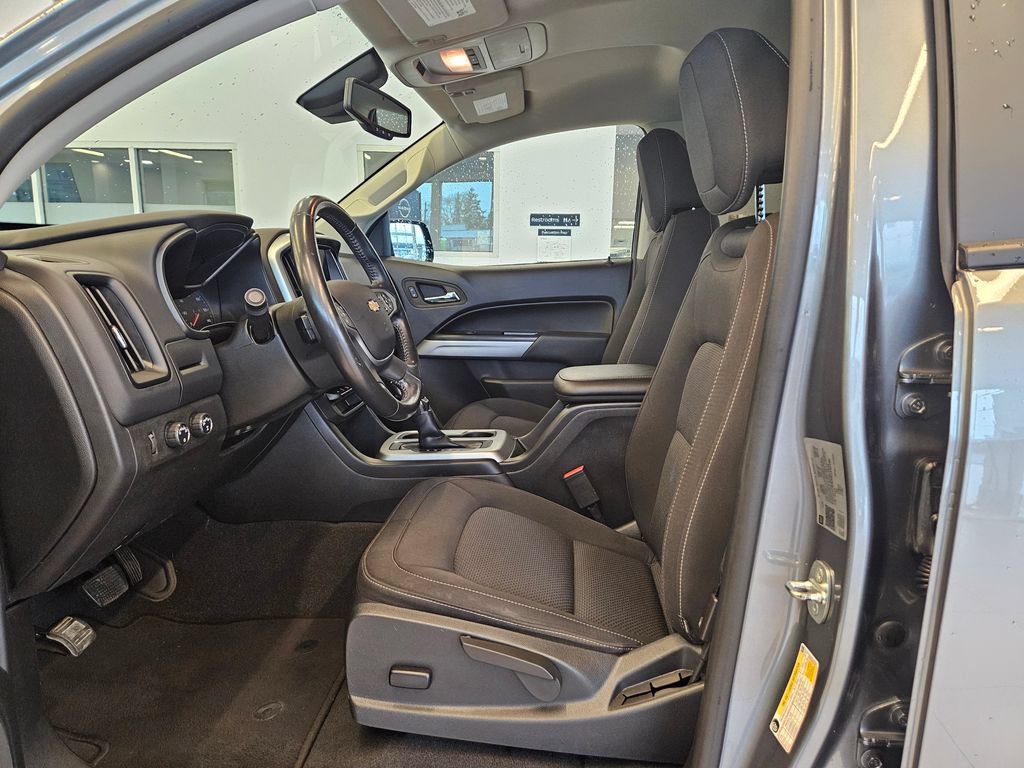 Used 2022 Chevrolet Colorado LT w/ Safety Package AWD/4WD image 12