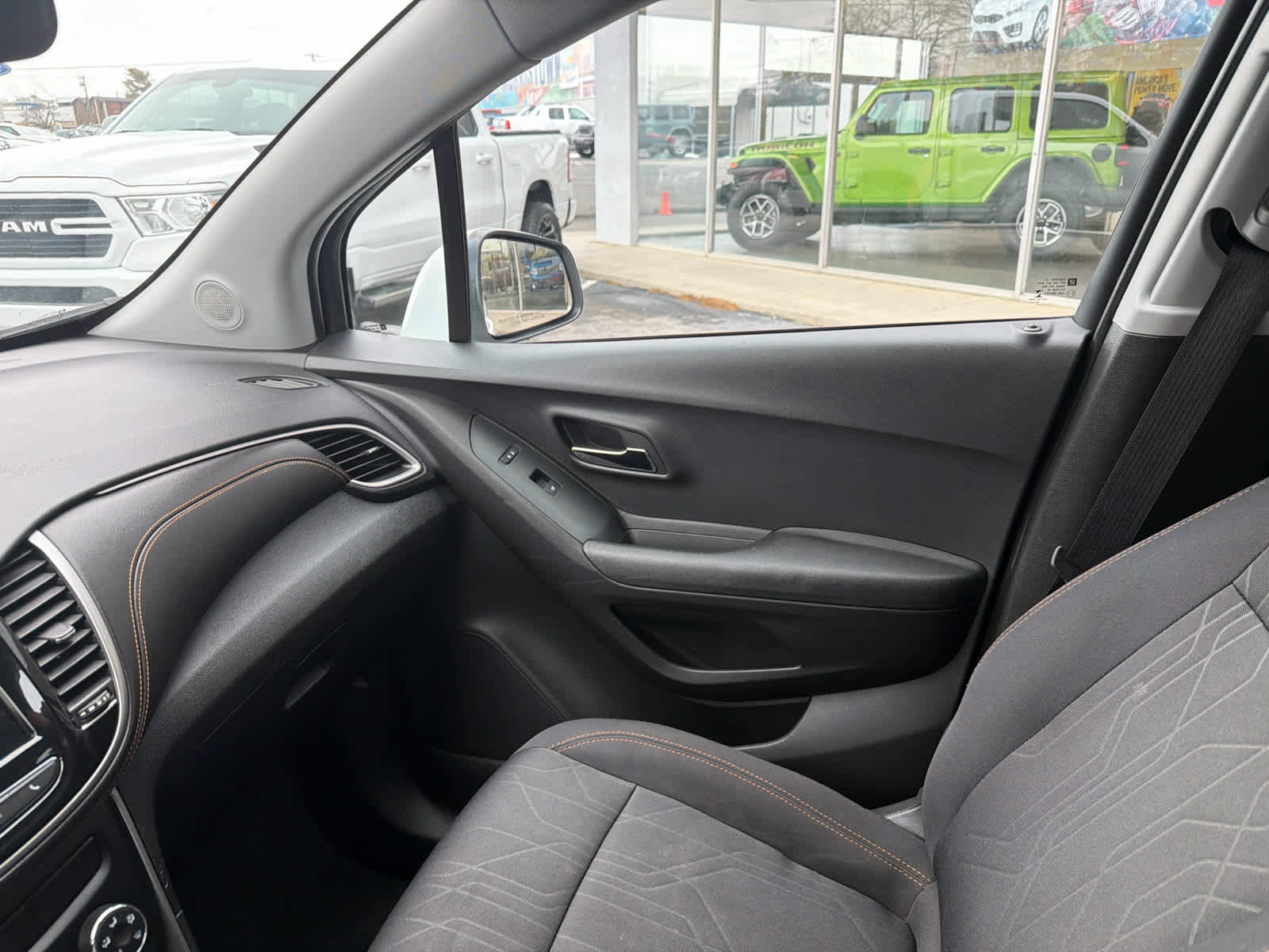 Used 2019 Chevrolet Trax LT image 29